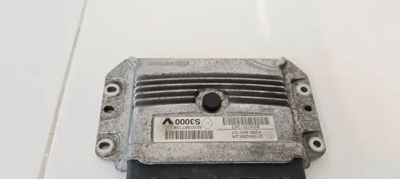 Renault Megane II Engine control unit/module 8200321263 215842882A 8200387138