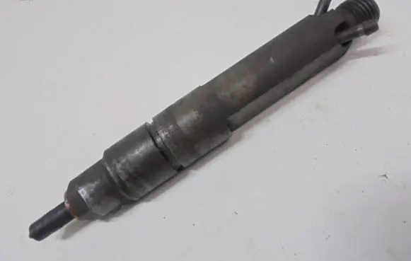 Skoda Octavia Mk1 (1U) Fuel injector 038130201G