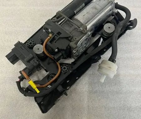 Audi A8 S8 D5 Air suspension compressor/pump 4N0616005D