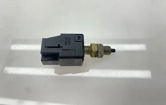 Subaru Forester SF Brake pedal sensor switch
