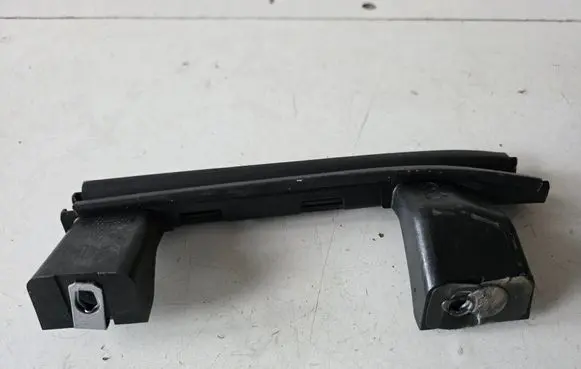 Opel Crossland X Front door windshield rail 39227507