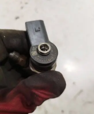 Mercedes-Benz B W245 Fuel injector 0445110167 a6400700787