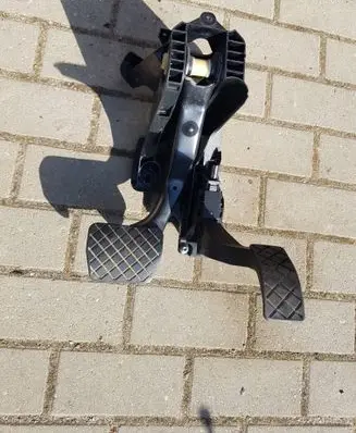 Volkswagen Golf VII Pedal assembly 5Q1723858AA 5Q1723503F 6PV010621