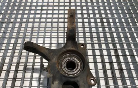 Hyundai Tucson JM Front wheel hub spindle knuckle 