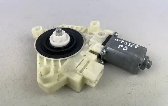 Mercedes-Benz E W213 Front door window regulator motor A2139069501