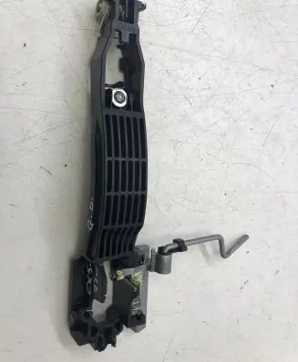 Rear door exterior handle/bracket