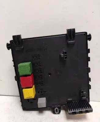 Opel Signum Fuse module 460023260