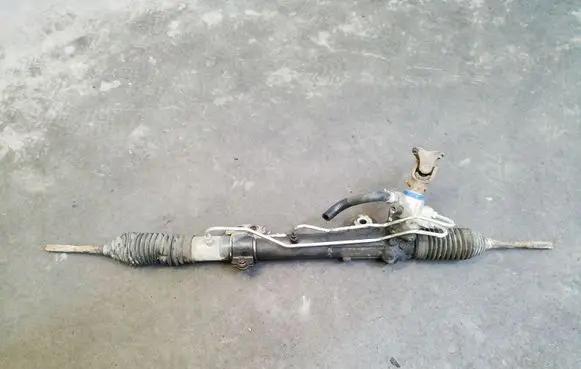 Nissan Almera Tino Steering rack 4U2