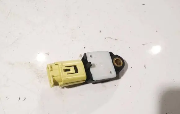 Toyota Corolla E120 E130 Airbag deployment crash/impact sensor 8983182050