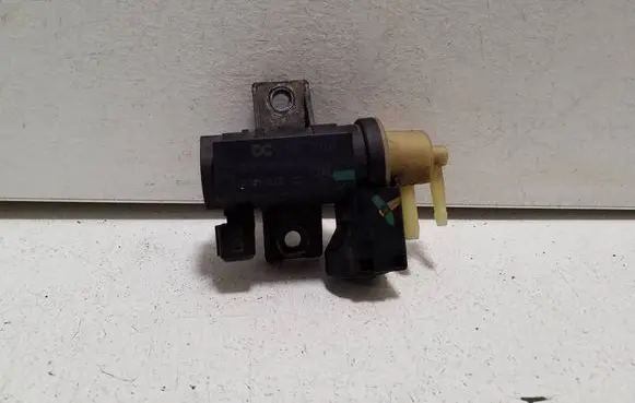 Mercedes-Benz Vito Viano W447 Turbo solenoid valve 8200790180 70181405