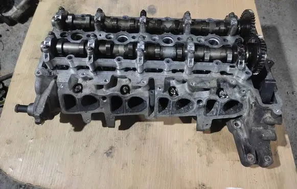BMW 3 F30 F35 F31 Engine head 85137090400 8570145 729176