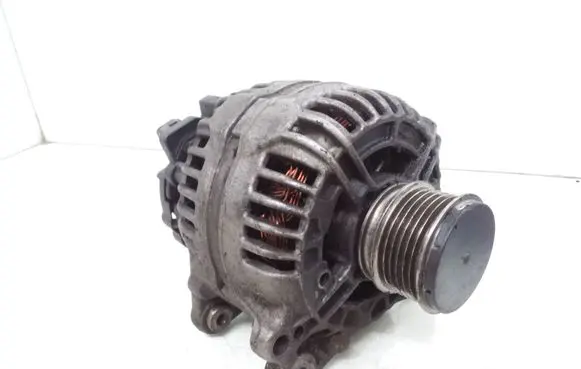 Skoda Octavia Mk2 (1Z) Generator/alternator 03C903023A 0124525093