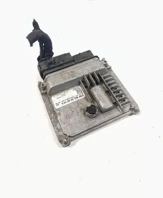 Volkswagen Golf Sportsvan Engine control unit/module 04l907445b