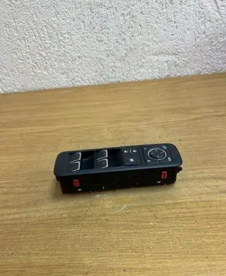 Lexus RX 450H Other switches/knobs/shifts 8404048220 F3785