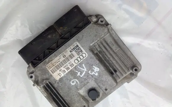 Audi A3 S3 8P Engine control unit/module 03G906021LS