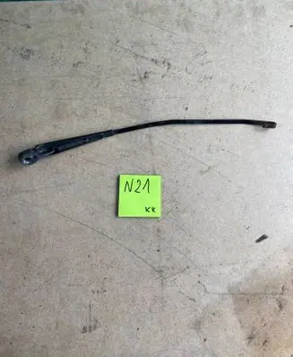 Peugeot 309 Front wiper blade arm