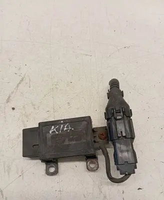 KIA Carens I Coolant fan relay 0K53B6176X 001156A
