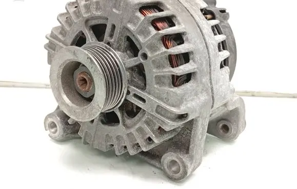 BMW 1 E81 E87 Generator/alternator 7802261 FG18S019