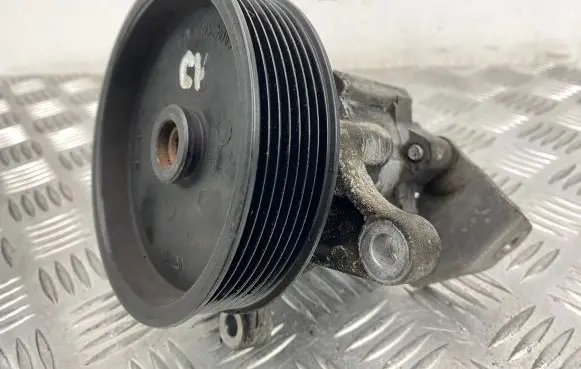 Mercedes-Benz CLK A209 C209 Power steering pump A0064660101