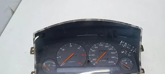 Mazda 626 Speedometer (instrument cluster) GM32B