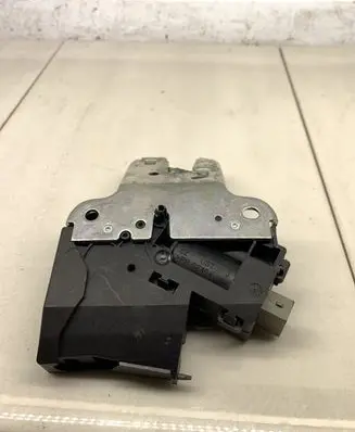 Audi A6 S6 C6 4F Tailgate/trunk/boot lock/catch/latch 4F5827505D