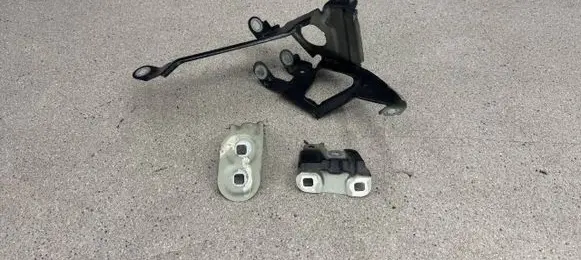 BMW M6 Fender mounting bracket 7230583 41357230583 7230579