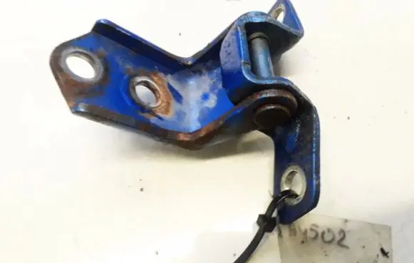 Mazda 3 I Rear door lower hinge