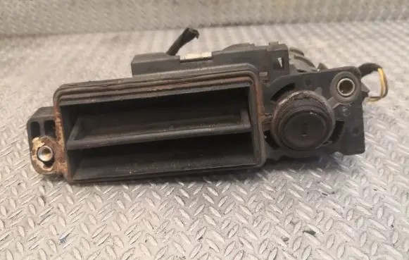 Mercedes-Benz C W203 Tailgate/boot open switch button 2037500093