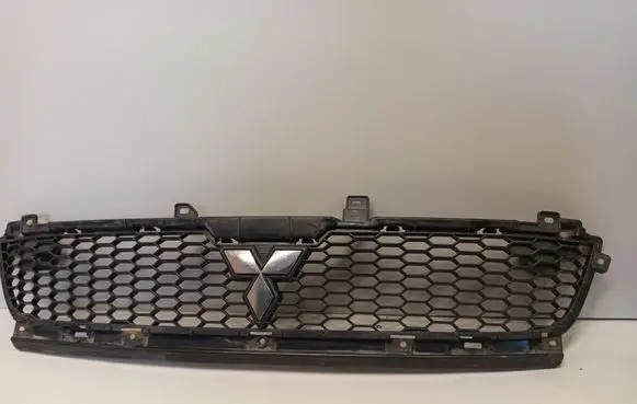 Mitsubishi Outlander Front bumper upper radiator grill 6402A198