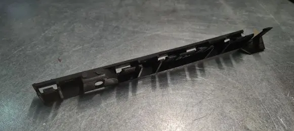 BMW 1 E82 E88 Fender mounting bracket 7118159
