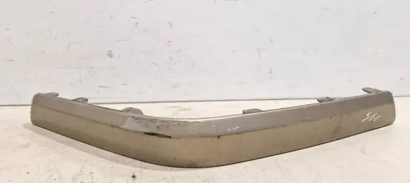 Rear bumper trim bar molding