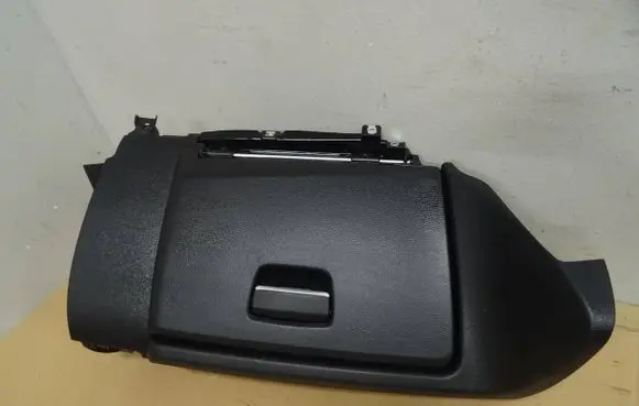 BMW 1 E81 E87 Glove box