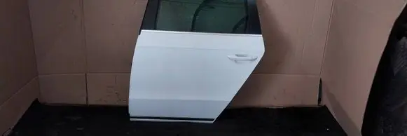 Volkswagen PASSAT B7 Rear door 