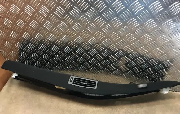 Mercedes-Benz S W221 (B) pillar trim (top) A2216900425 A2216921222