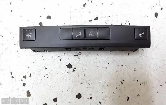 Mercedes-Benz E W212 Seat heating switch A2128202610 0837000830 33911101