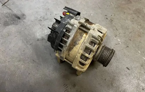 Dacia Dokker Generator/alternator 231009392R