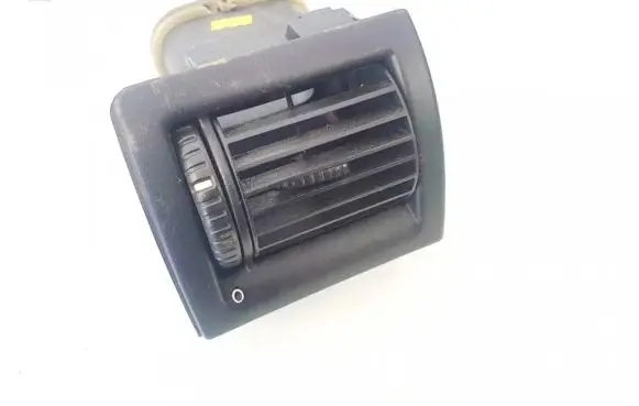 Opel Astra G Dash center air vent grill