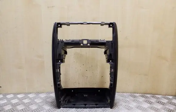 Mercedes-Benz A W169 Radio/GPS head unit trim 