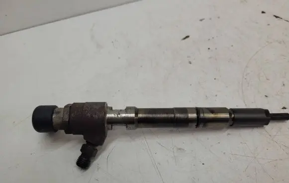 Volkswagen Caddy Fuel injector 03L130277B