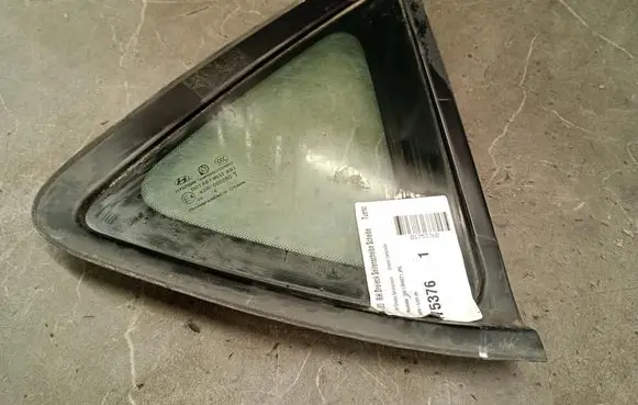 Hyundai i30 Rear side window