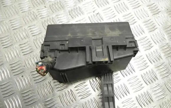Nissan Pathfinder R51 Fuse box set 63564197 K941