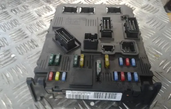 Peugeot 407 Comfort/convenience module 9655708380 S120104700L