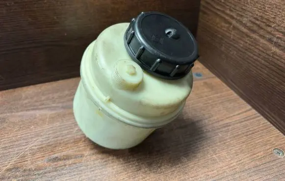 Renault Mascott Power steering fluid tank/reservoir 5000820895 5000792827