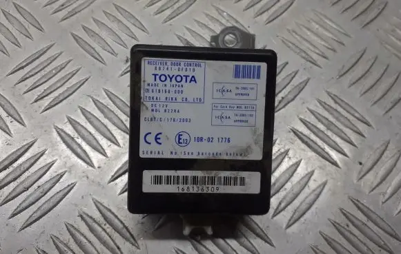 Toyota Corolla Verso E121 Door control unit/module 89741-0F010