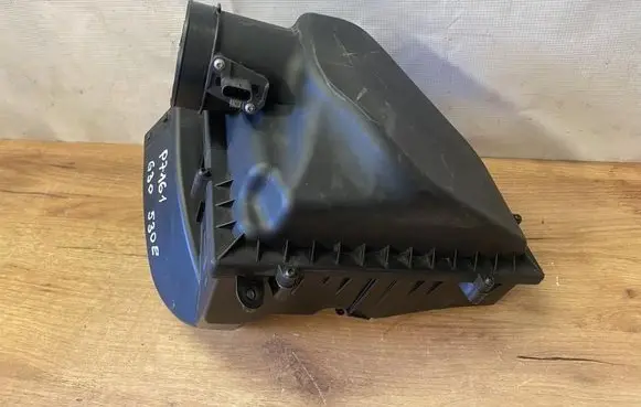 BMW 5 G30 G31 G38 Air filter box 8620945