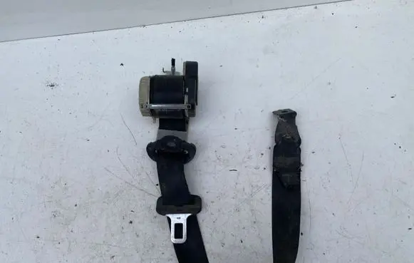 Opel Zafira A Front seatbelt