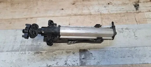 Ford C-MAX II Headlight washer spray nozzle 308457