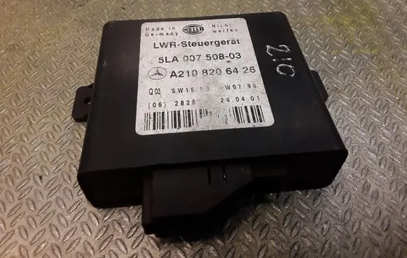 Mercedes-Benz E W210 Light module LCM 2108206426 A2108206426