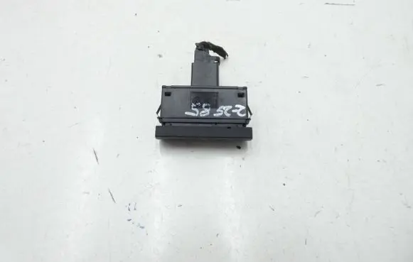 Volkswagen PASSAT B7 Hazard light switch 3AA953509 10S18011