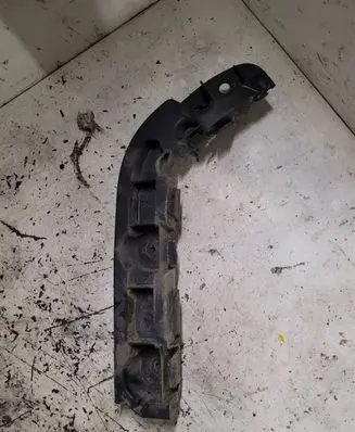 Renault Latitude (L70) Fender mounting bracket